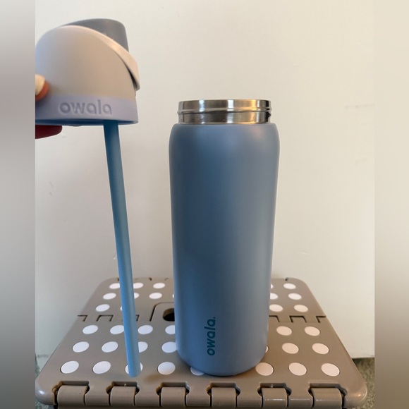 OWALA 32oz DUSTY BLUE WATER BOTTLE WITH STRAW AND SCREW LID - Picture 6 of 6